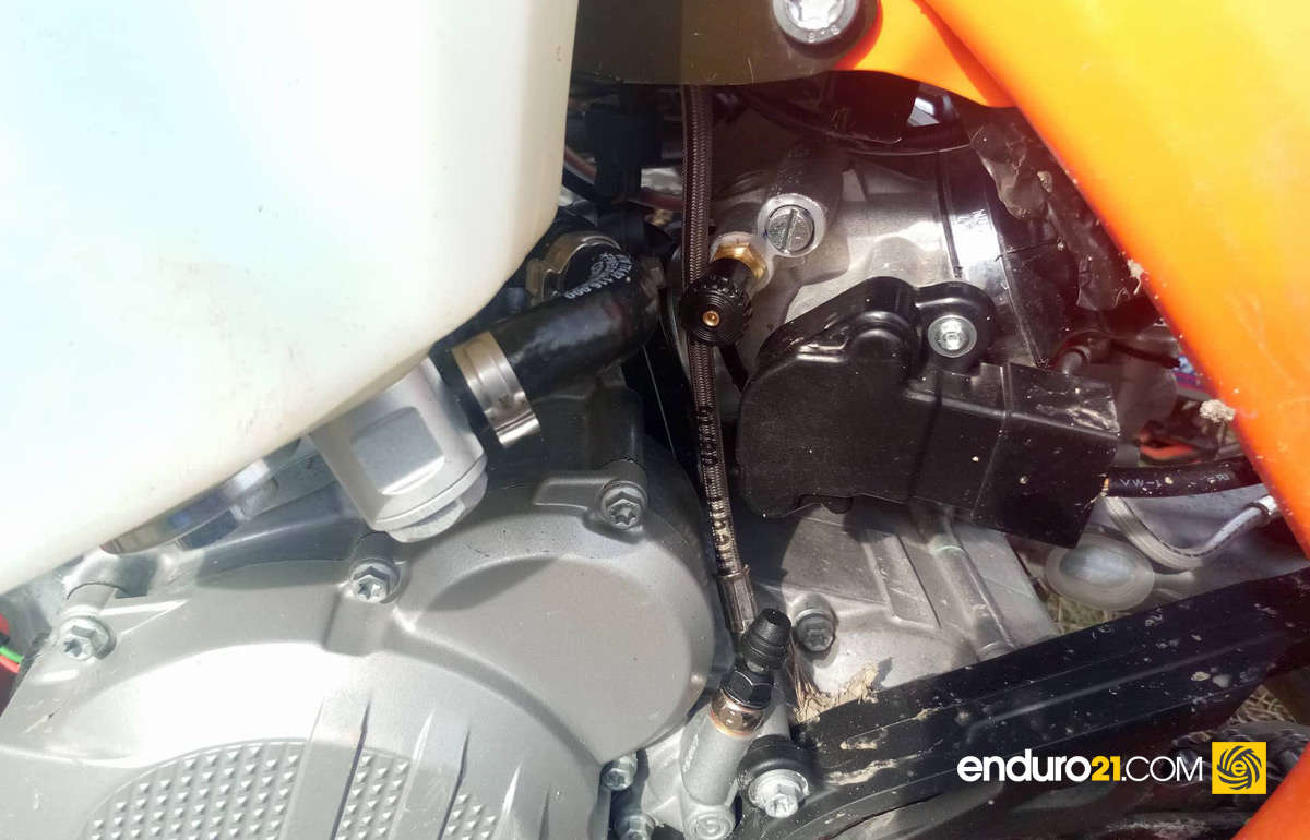 Spy shots of KTM’s fuel injected two-stroke enduro bike 