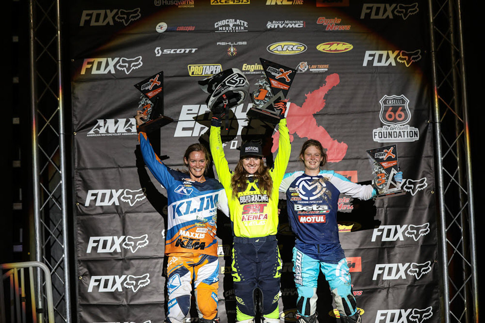 women_podium_rnd1_endurocross_2019_560