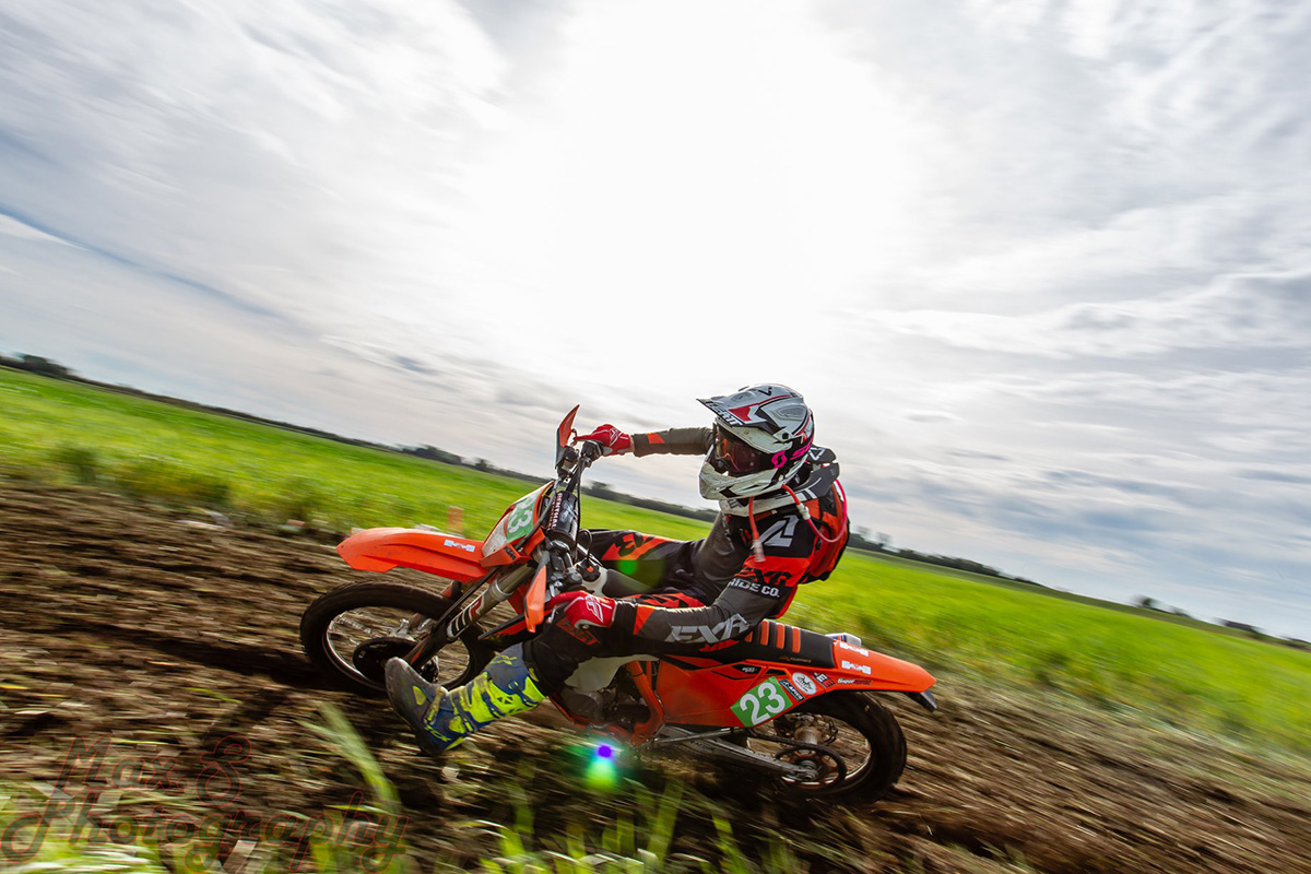 jp_stubble_field_awesomeness2_ktm_300_tpi_enduro21_560