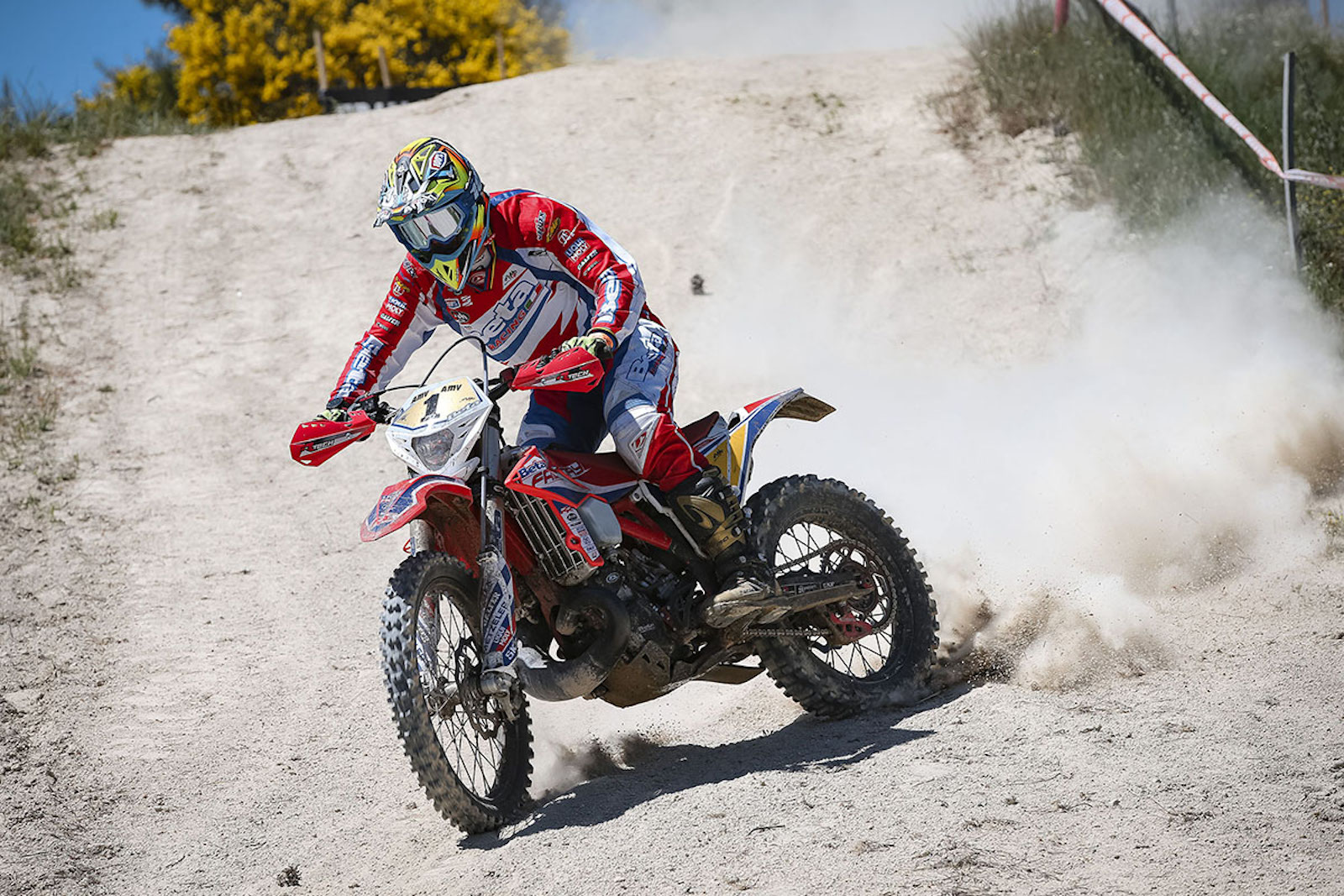 steve_holcombe_endurogp_2019_rnd2_1579_560