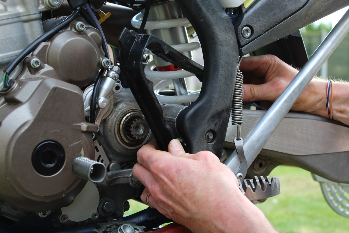 How To Fit TM Designworks Slide N Glide Chain Guide Kit How To Fit TM Designworks Slide N Glide Chain Guide Kit
