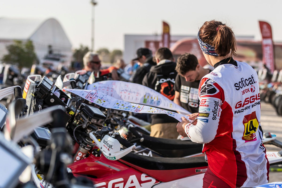 laia_sanz_dakar_2020_stage-10_1395