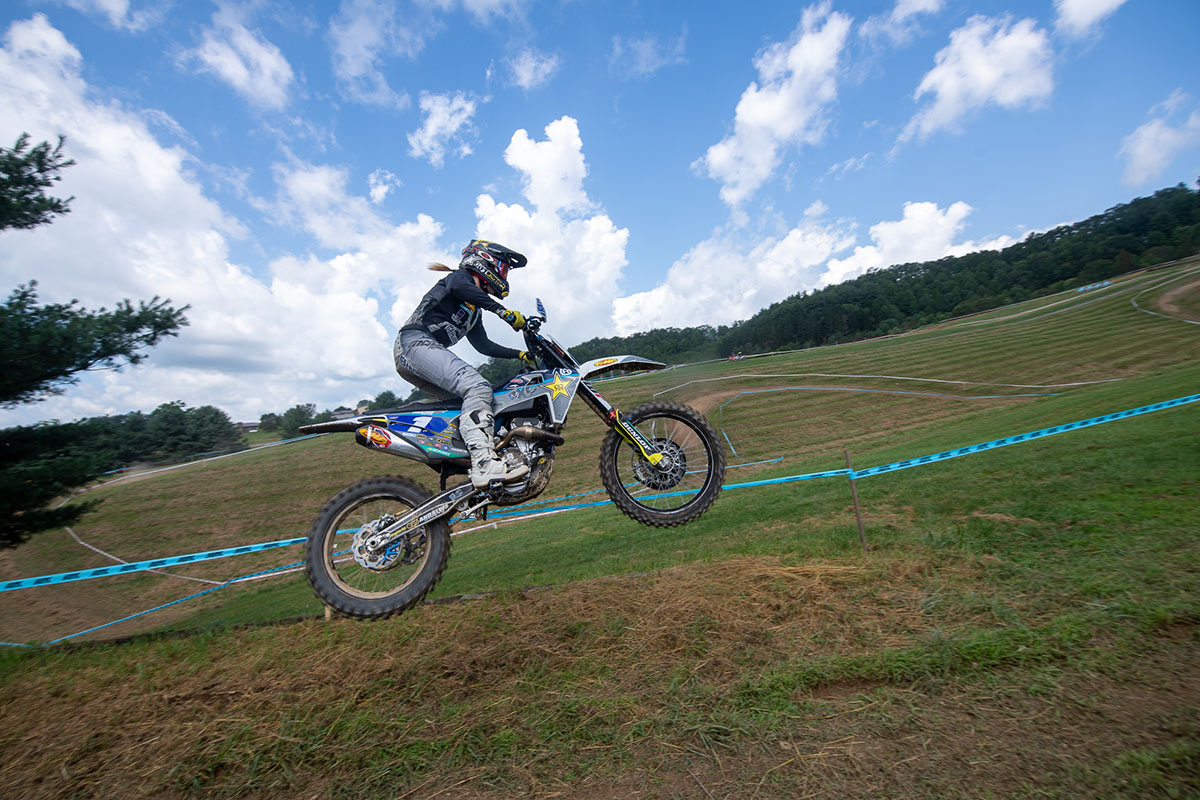 full-gas-sprint-enduro-at-hidden-valley-tayla-jones_560