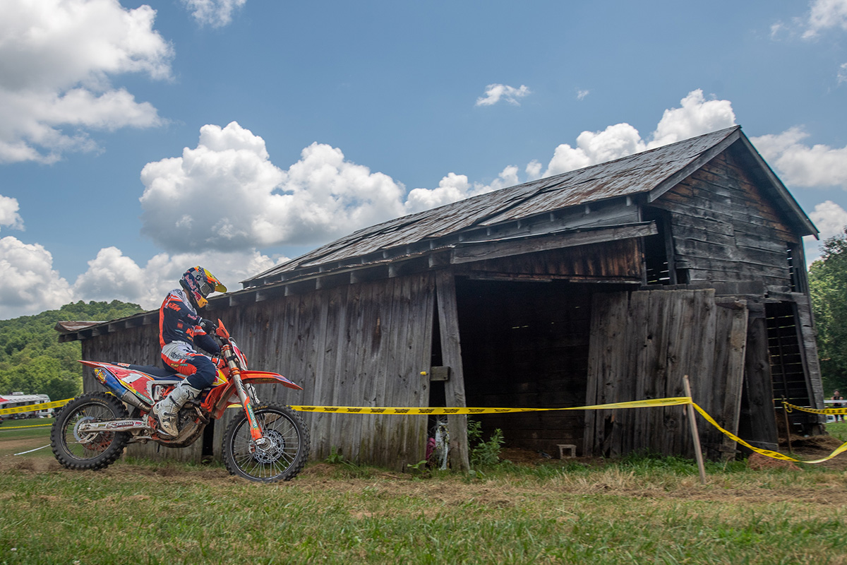 full-gas-sprint-enduro-at-hidden-valley_kailub_russell_560