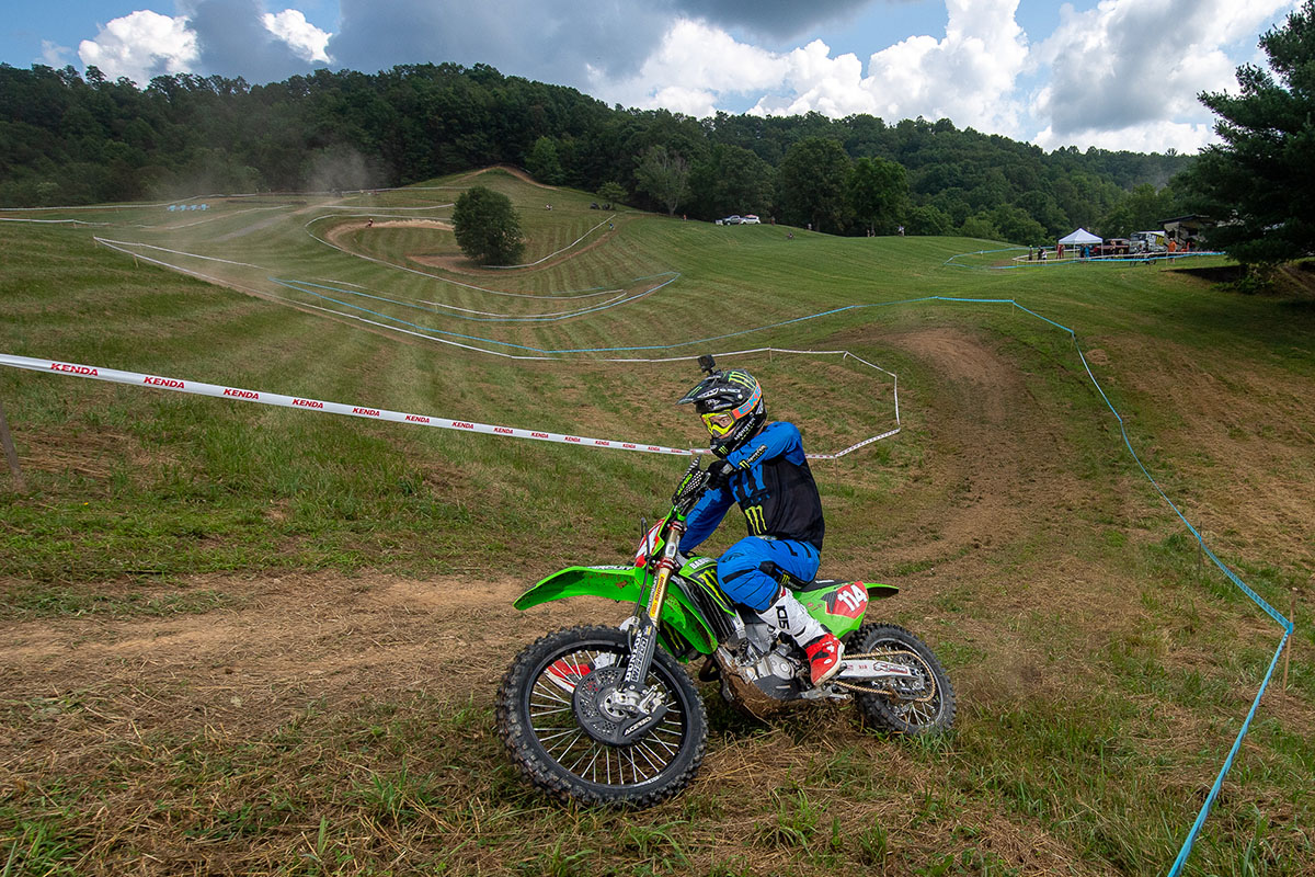 full-gas-sprint-enduro-at-hidden-valley_strang-560