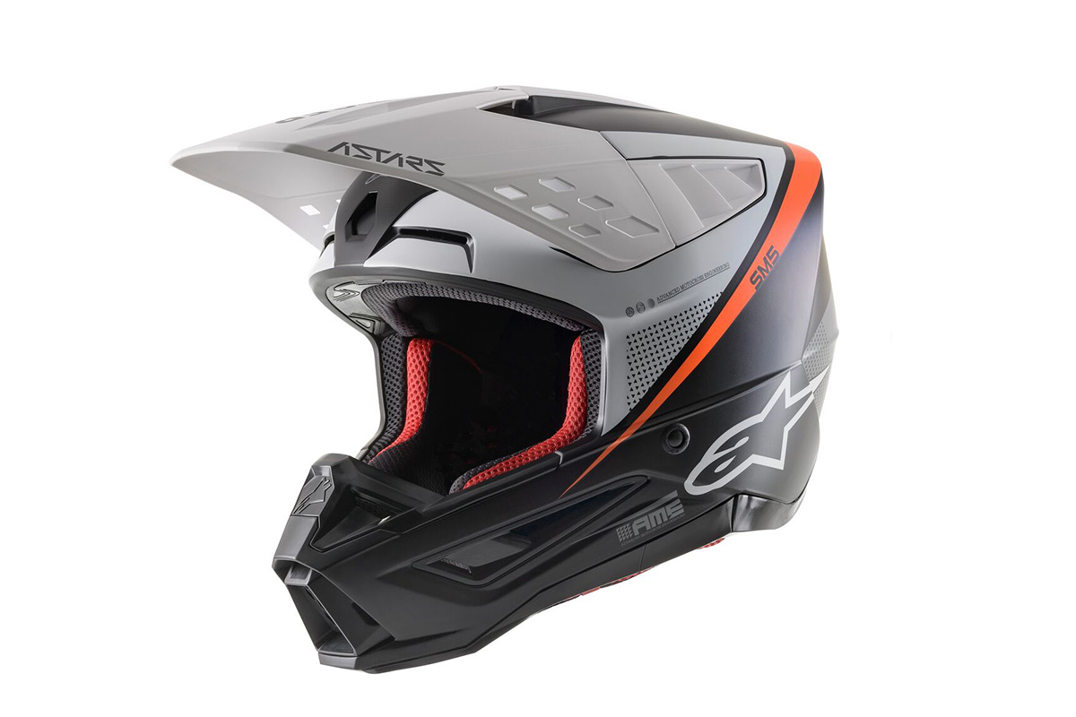 Alpinestars presenta su nuevo casco SM5