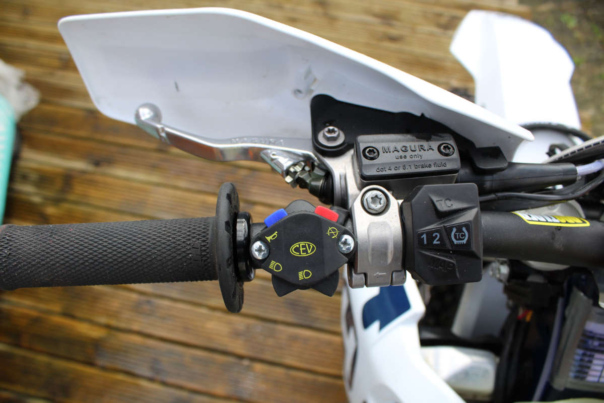 how-to-fit-a-dirt-bike-kill-switch