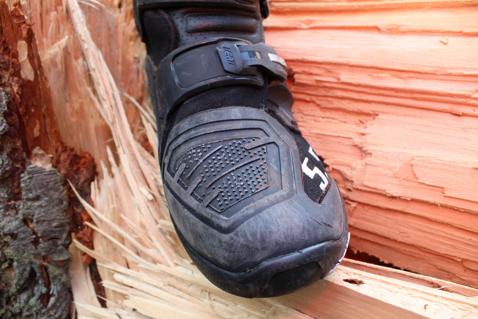 BOTA LEATT 5.5 FLEXLOCK ENDURO JW22 Leatt - Crossmountain