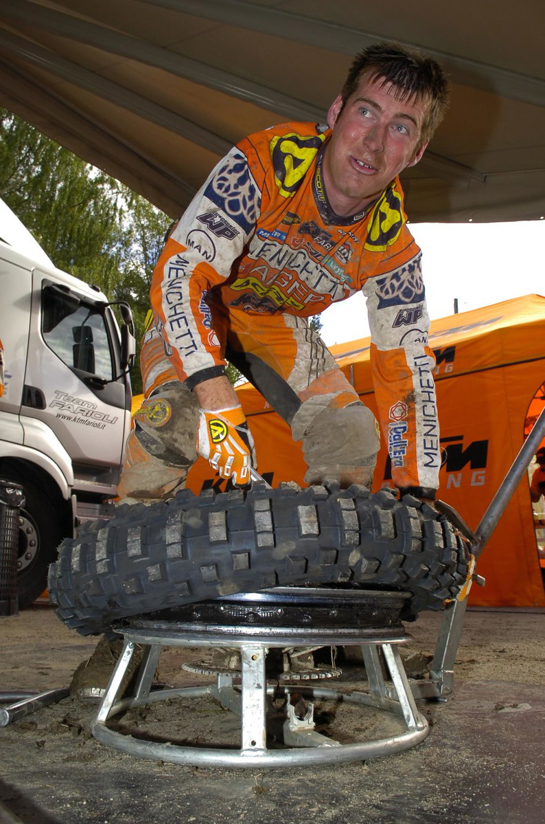 david_knight_enduro-wch-heinola_-finland_2005