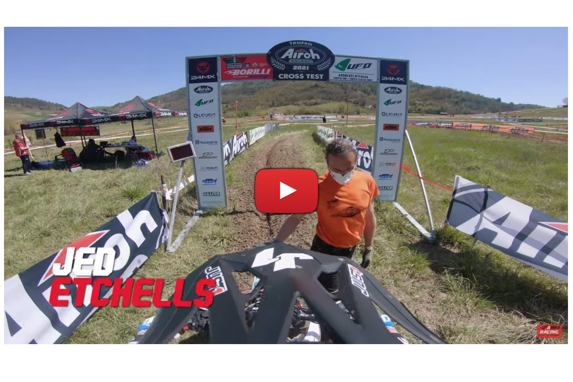 Italiano Enduro: Jed Etchells con la Fantic XEF 250 en un Cross test de hierba