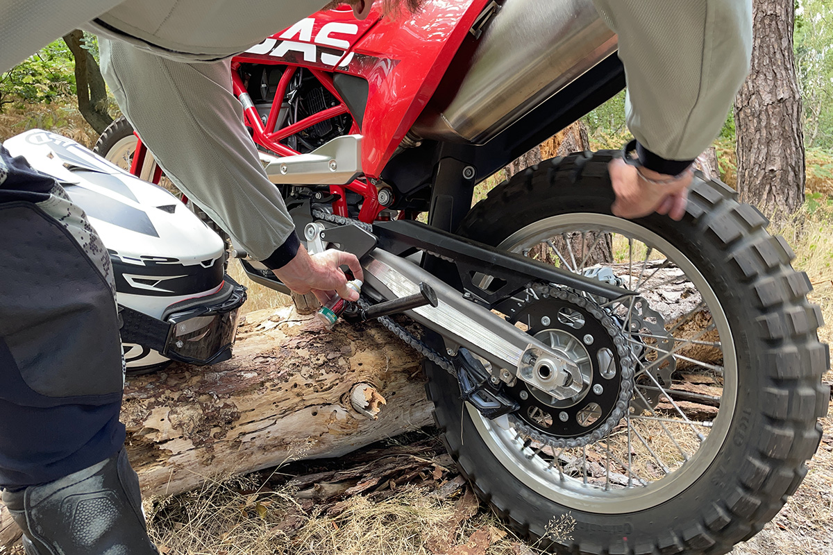 Tested: Motorex's miniature & refillable off-road chain spray