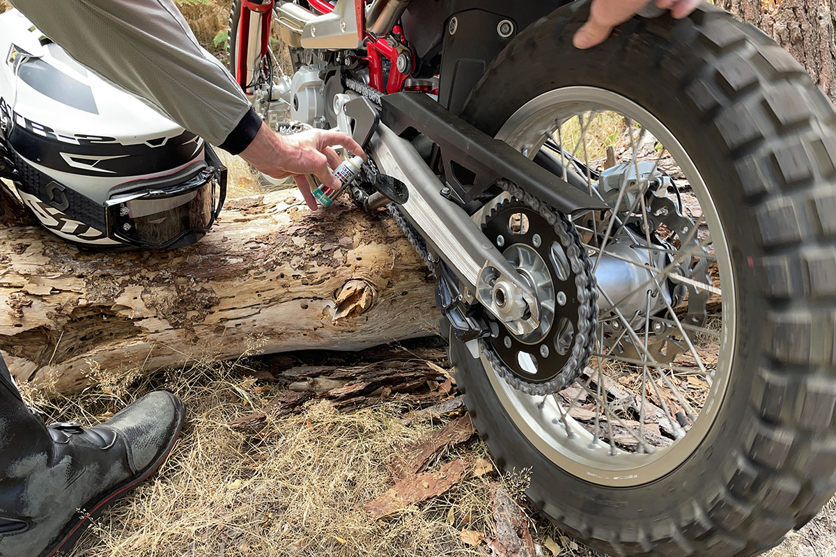 Why off-road bikes need chain lube