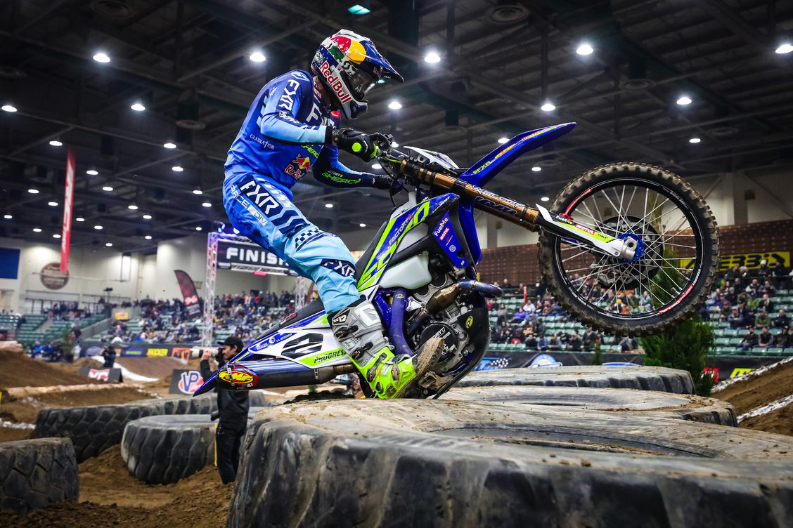 2022_ama_endurocross_final_reno_cody_webb