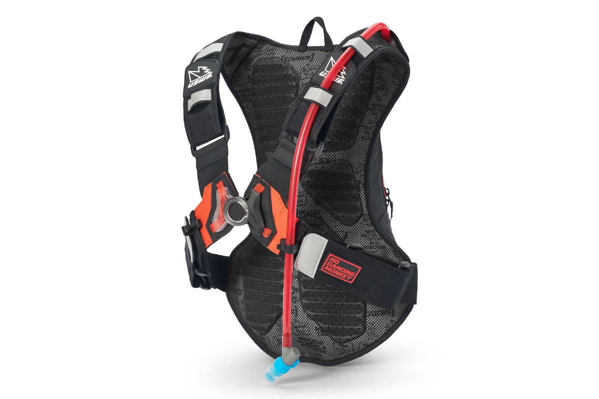 raw-8-black-orange-uswe-hydration-backpack-harness_3