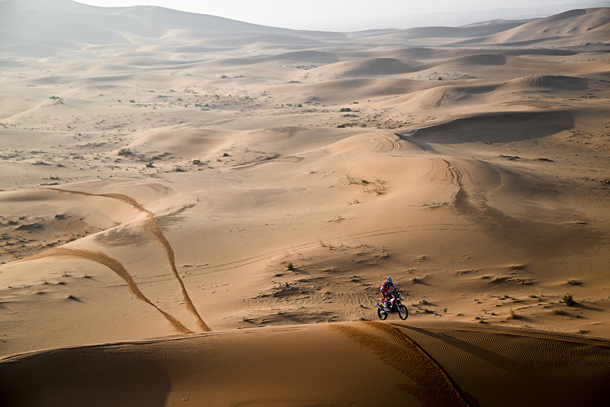 sam_sunderland_stage_3_dakar_2022_red_bull