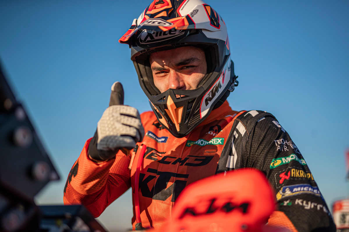 2022 Dakar Rally Notebook: stage five – Petrucci’s class act and all kinds of crashing