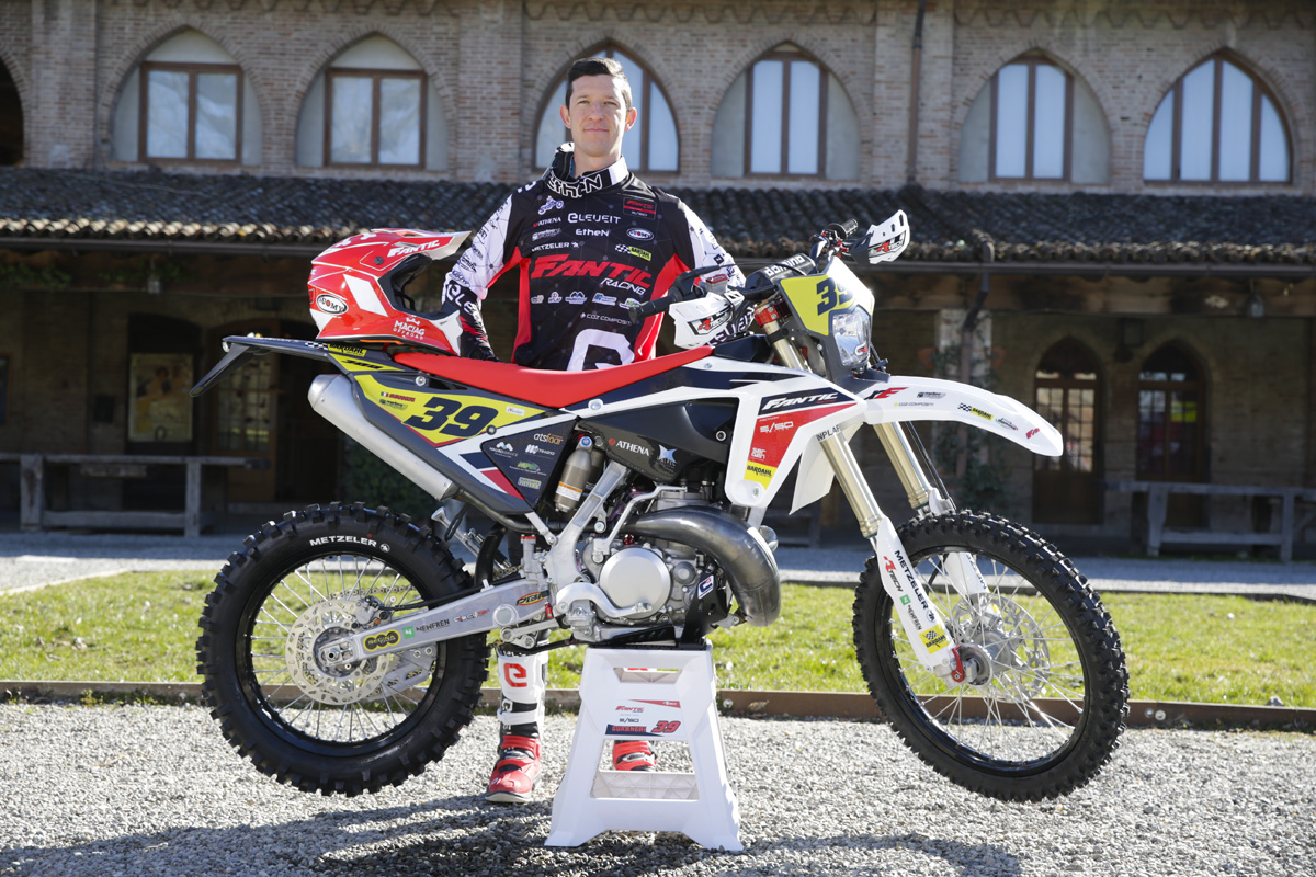 Fantic presenta sus equipos de Enduro 2022 y la nuevo XE300 de dos tiempos