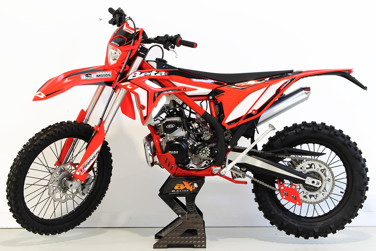 Quick look BETA 300 XTrainer AXP hard enduro protection parts