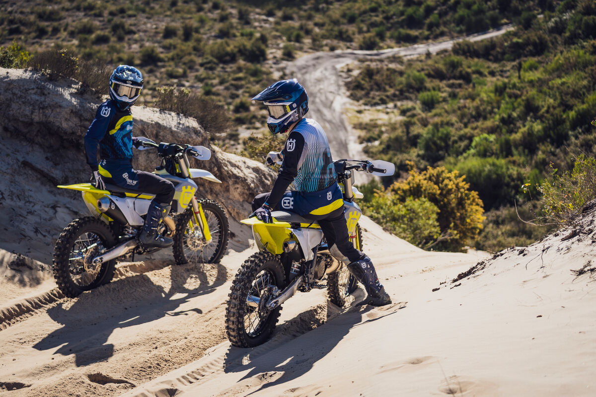 https://enduro21.com/images/2023/april-2023/first-look-2024-husqvarna-mx-and-xc-models/131872_tx-300_fx-450-2024.jpg