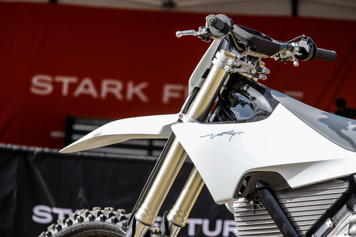 STARK empieza a enviar las primeras motos a sus clientes