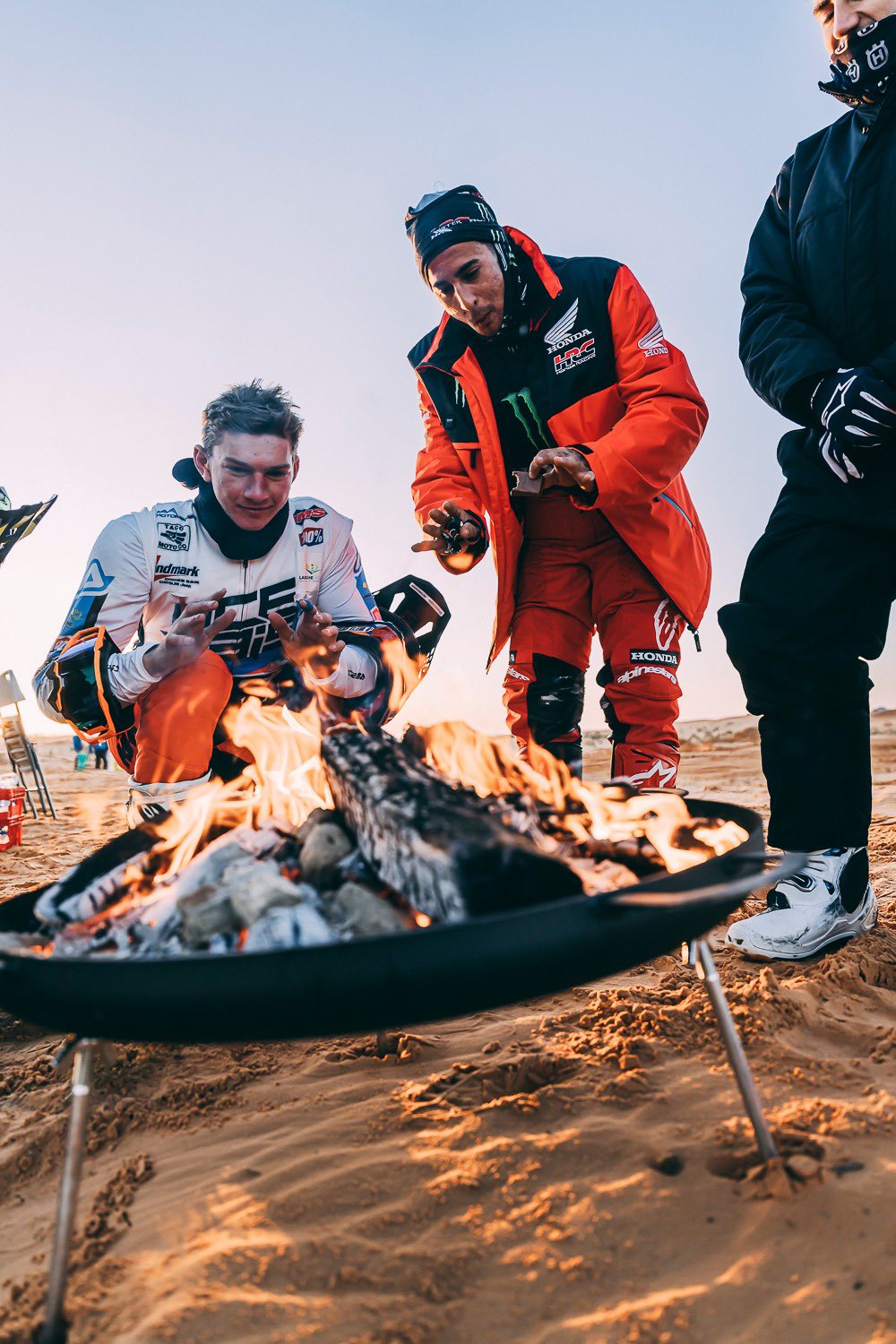 dakar_2023_stage_6_start_fire