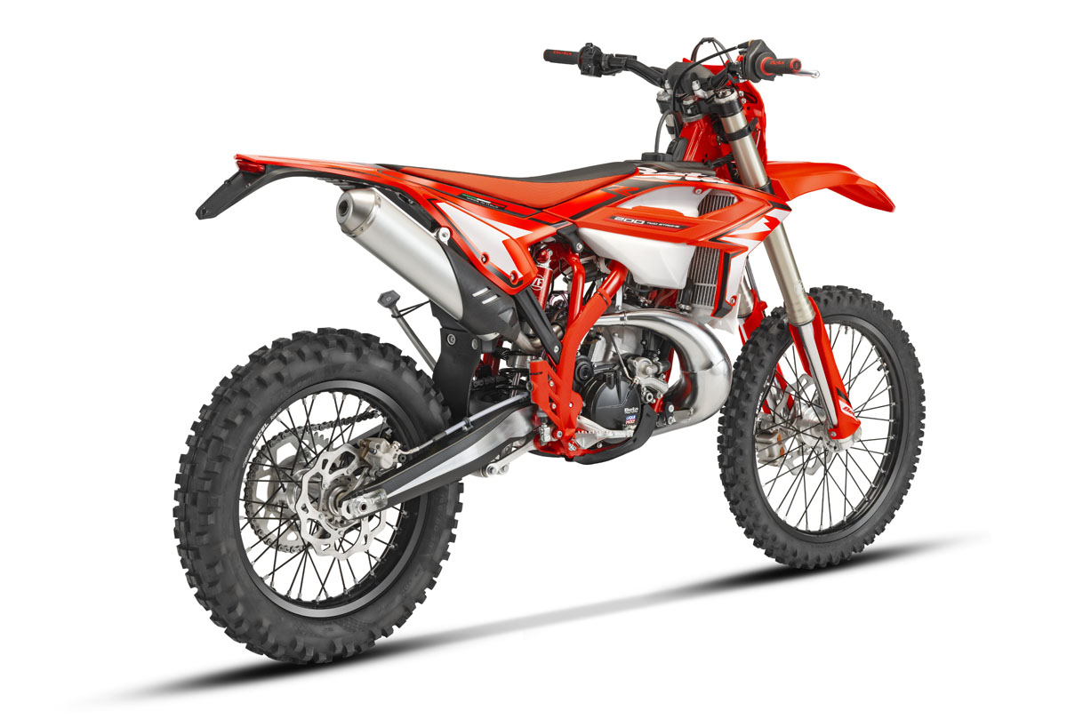 First Look 2024 Beta RR Enduro Range Small Updates Developed By GP   Rr 200 2str My24 Back 