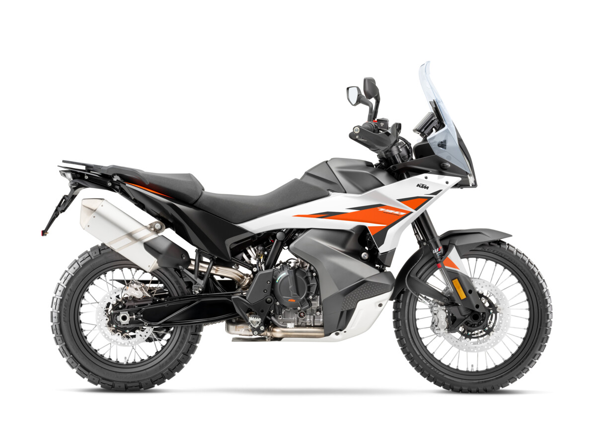 656667_my25_ktm_790_adv_white1_ktm-790-adventure_studio-1200x90_p73256