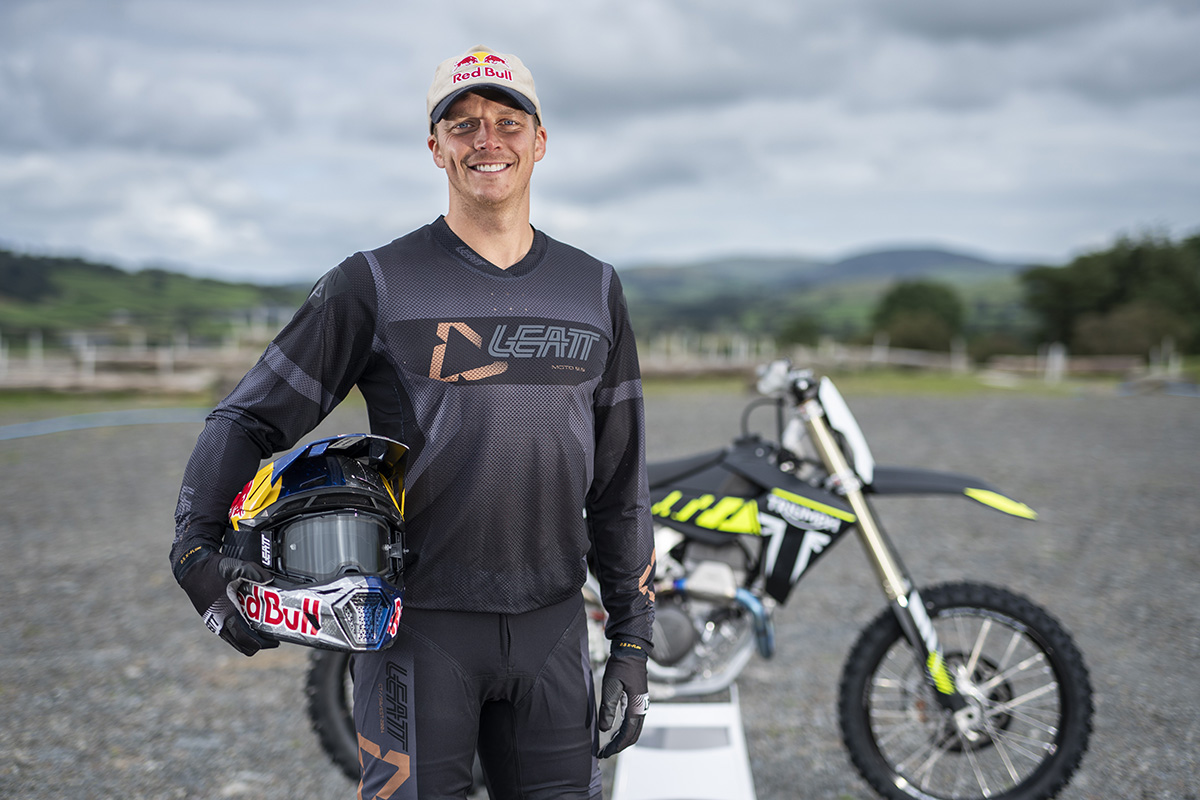 Jonny Walker signs with Triumph Racing Enduro Team