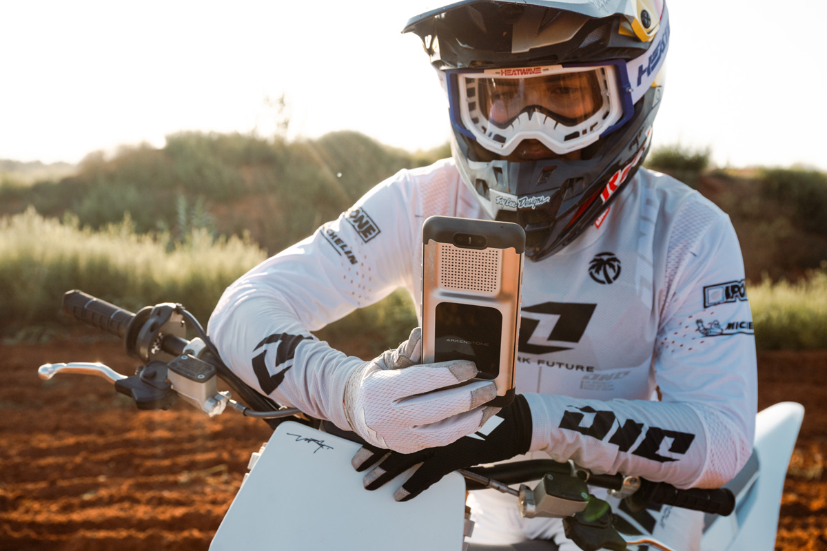 250715_mx1_2redsands_arkenstone-mx_lifestyle_syovanvliet_1189_h_p31313