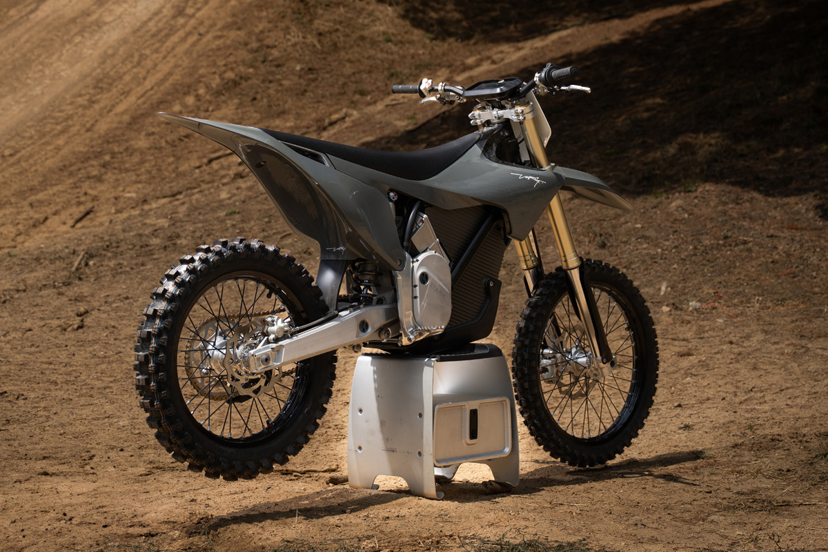 250717_mx1_2-productcarrousel_forestgrey_2841_hr