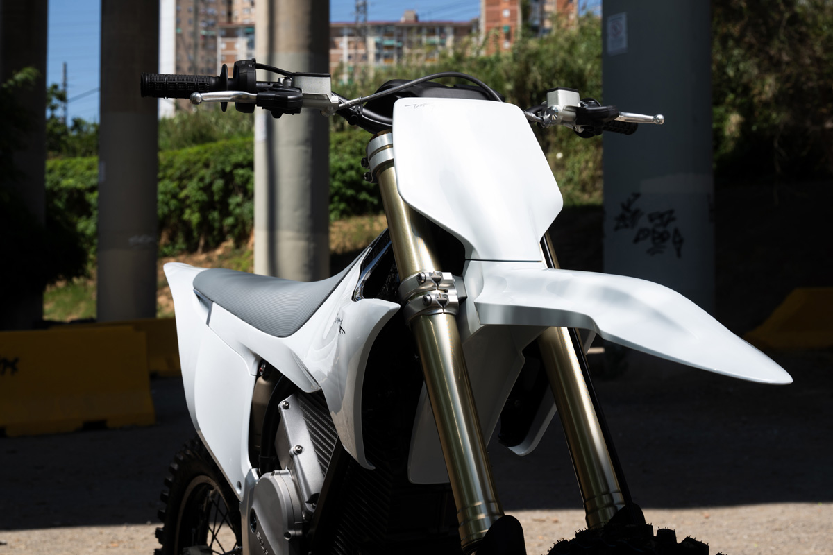 250731_mx1_2-productcarrousel_white_varg-mx1_2__syovanvliet__hr_p42536