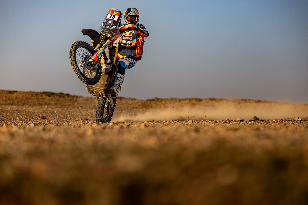 665481_red-bull-ktm-factory-racing_dakar-2025_race-coverage-mar_p86395