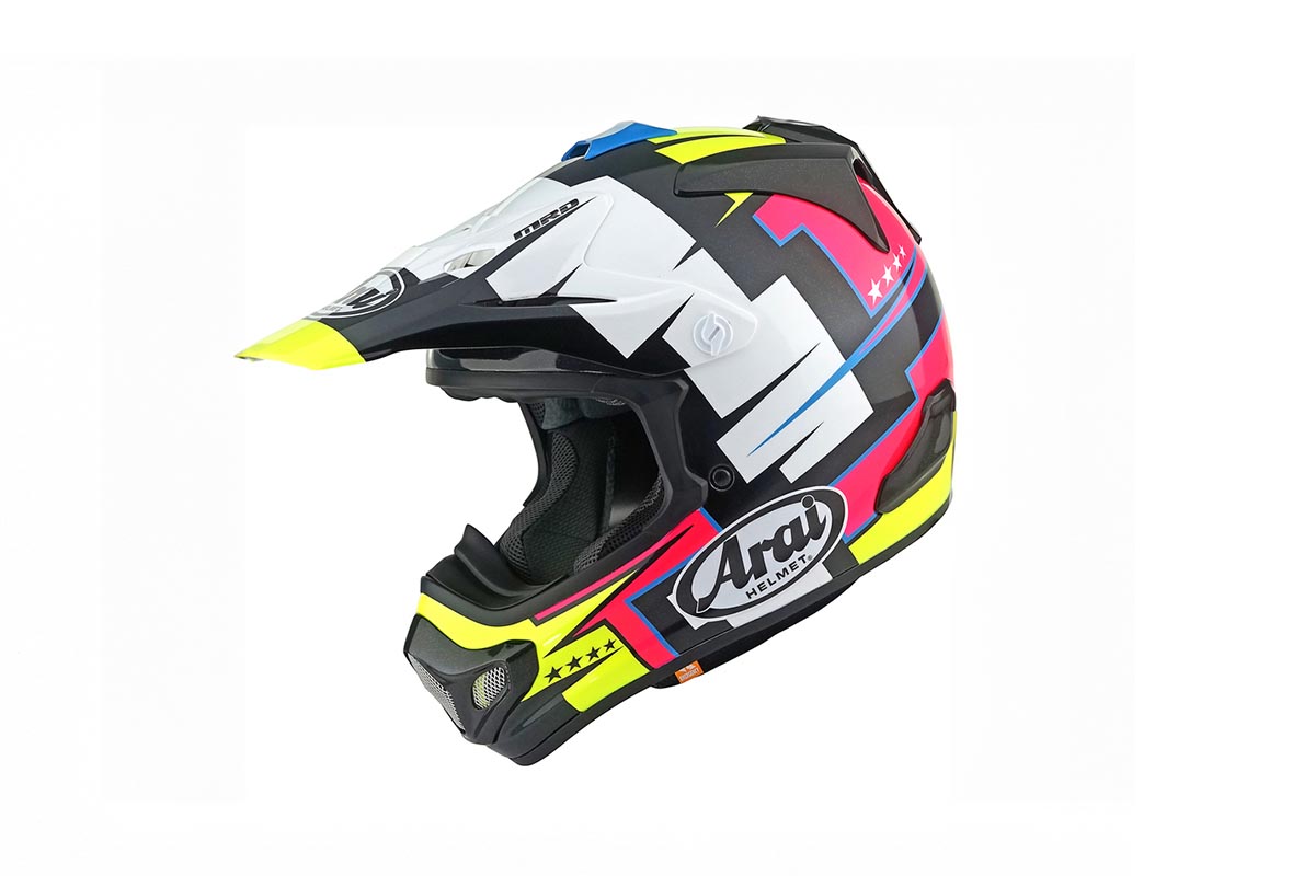 Primera Impresión: Cascos Arai MX-V EVO y Tour-X5 2025