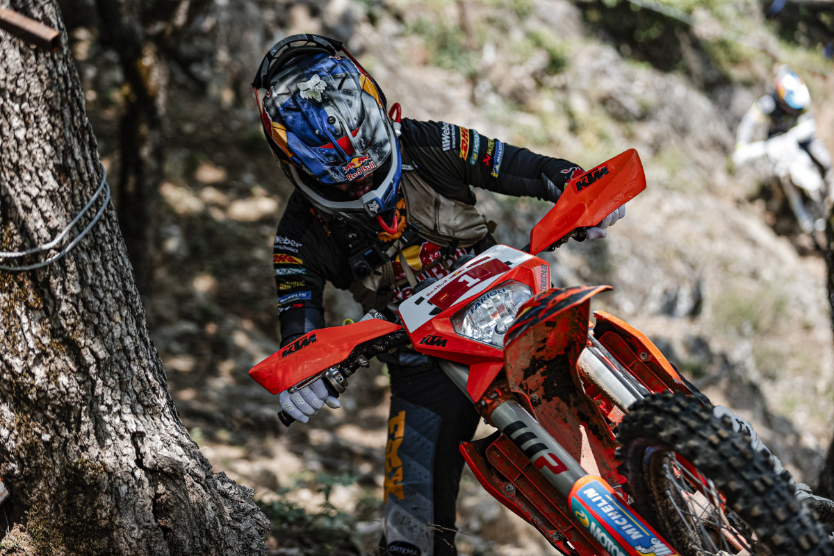 Red Bull Romaniacs 2025 results: Off-road Day 2 – Billy Bolt the only one able to withstand Lettenbichler’s charge