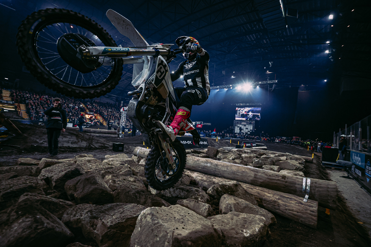 Resultados SuperEnduro 2025 | Ronda 6: Billy Bolt se corona pentacampeón en una noche de infarto en Newcastle