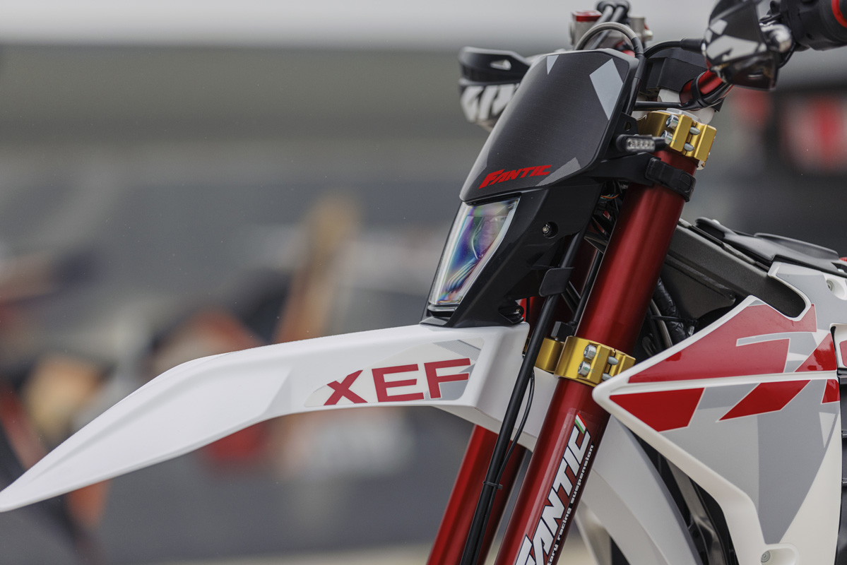 xef125-competition-ambient-4