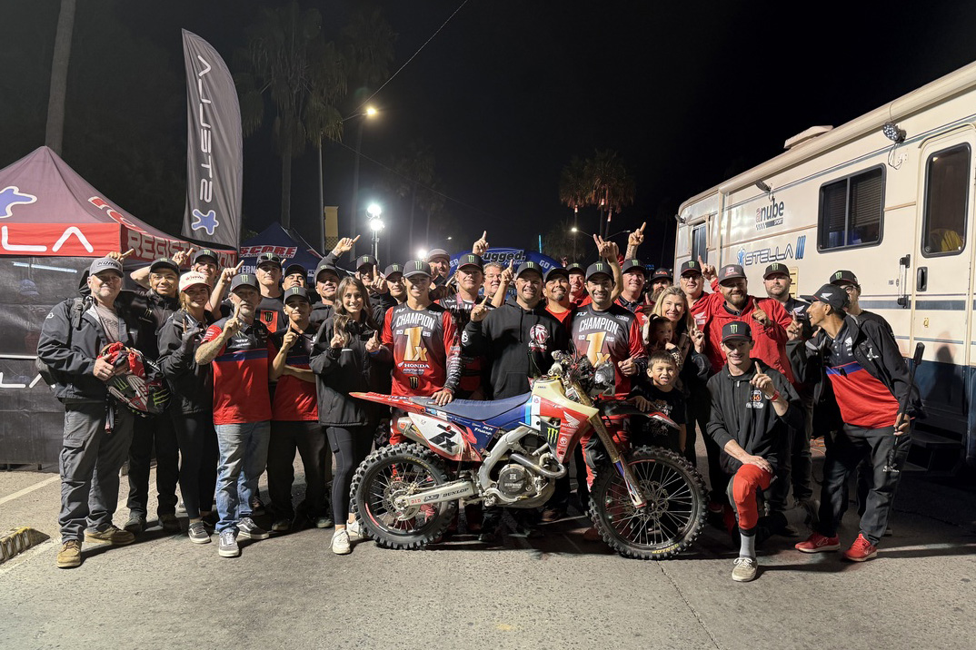 Récord histórico para Honda: 18 victorias en la Baja 1000 con la CRF450X gracias al Team SLR