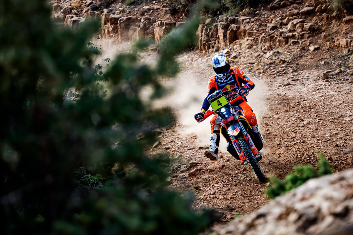 Rallye du Maroc 2025: Stage 1 win for Sanders as Benavides crashes out