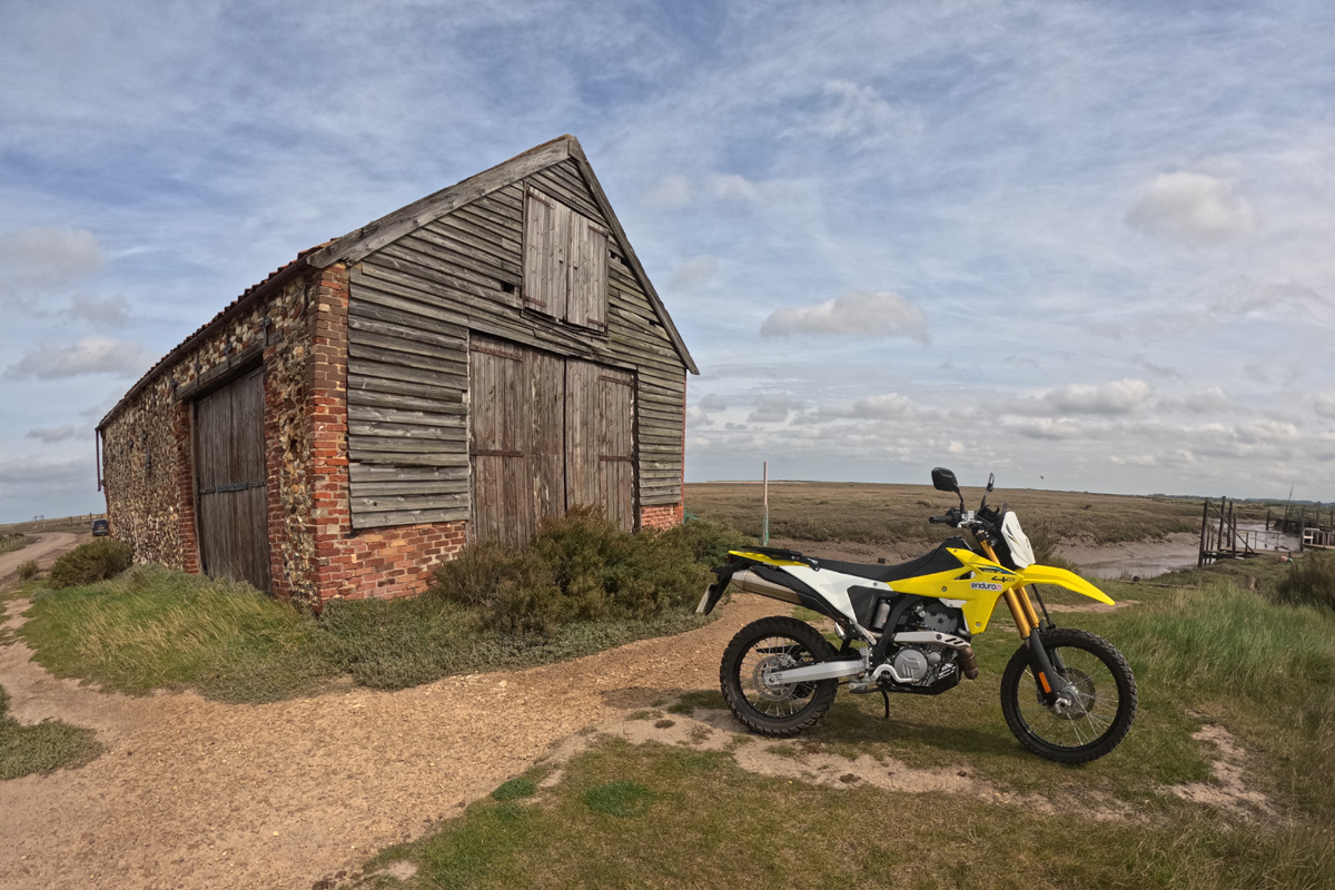 2026_suzuki_dr-z_enduro21_gp010300